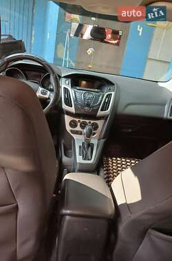 Седан Ford Focus 2014 в 
