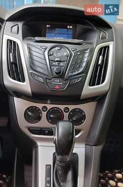 Седан Ford Focus 2014 в 