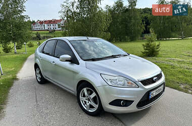 Хэтчбек Ford Focus 2010 в 
