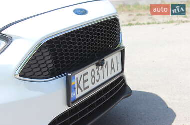 Седан Ford Focus 2016 в 