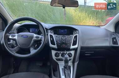 Хетчбек Ford Focus 2014 в 