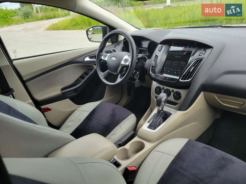 Седан Ford Focus 2012 в Дублянах