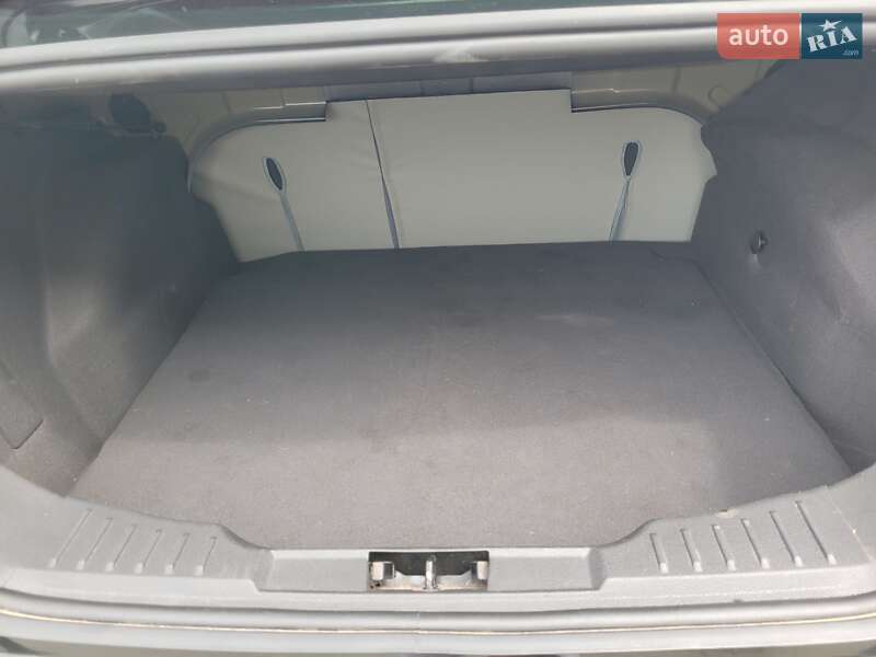 Седан Ford Focus 2012 в Дублянах