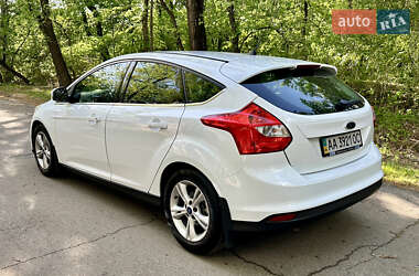 Хэтчбек Ford Focus 2013 в 