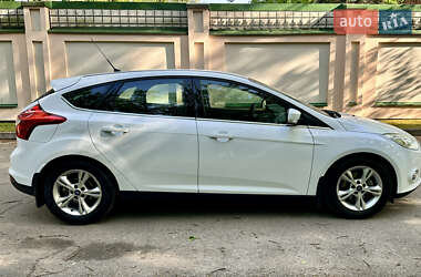 Хэтчбек Ford Focus 2013 в 
