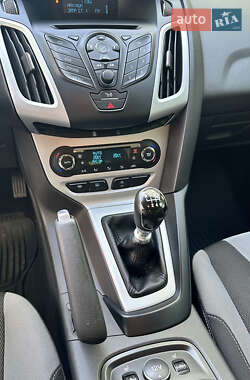 Хэтчбек Ford Focus 2013 в 