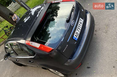 Хэтчбек Ford Focus 2006 в 