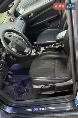 Хэтчбек Ford Focus 2006 в 