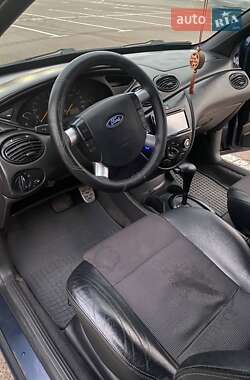 Хэтчбек Ford Focus 2002 в 