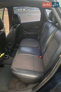 Хэтчбек Ford Focus 2002 в 