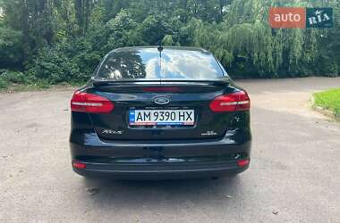 Седан Ford Focus 2015 в 