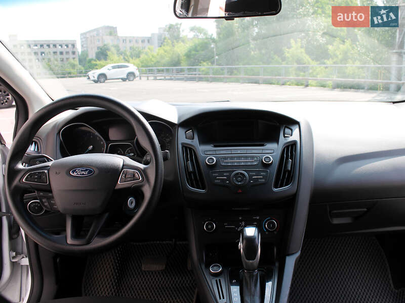 Седан Ford Focus 2016 в Киеве