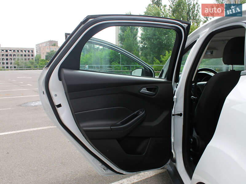 Седан Ford Focus 2016 в Киеве
