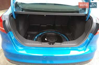 Седан Ford Focus 2016 в 