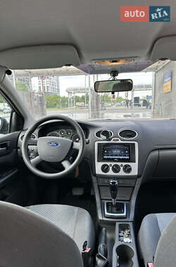 Хэтчбек Ford Focus 2005 в 
