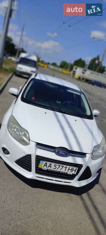 Хэтчбек Ford Focus 2012 в Киеве