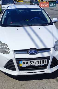 Хэтчбек Ford Focus 2012 в 