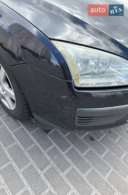Хэтчбек Ford Focus 2005 в 
