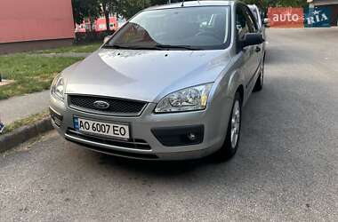 Хэтчбек Ford Focus 2005 в 