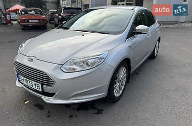 Хэтчбек Ford Focus 2013 в 