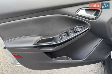 Хэтчбек Ford Focus 2013 в 