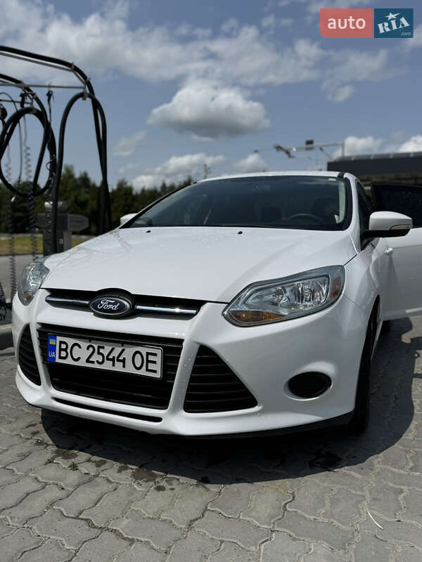 Седан Ford Focus 2012 в 
