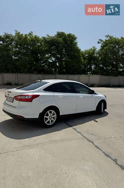 Седан Ford Focus 2014 в 