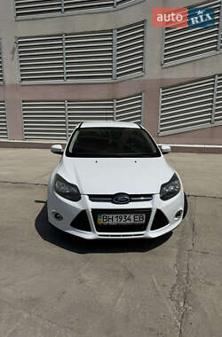 Седан Ford Focus 2014 в 