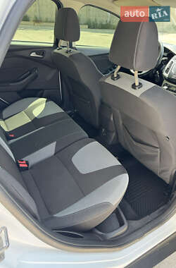 Седан Ford Focus 2014 в 