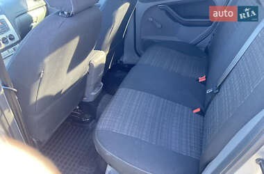 Седан Ford Focus 2011 в 