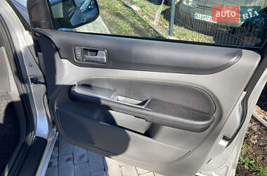 Седан Ford Focus 2011 в 