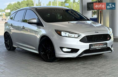 Хэтчбек Ford Focus 2015 в 