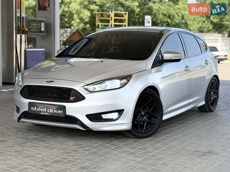 Хэтчбек Ford Focus 2015 в 