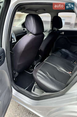 Хэтчбек Ford Focus 2007 в 
