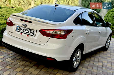 Седан Ford Focus 2012 в 