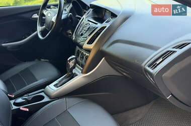 Седан Ford Focus 2012 в 