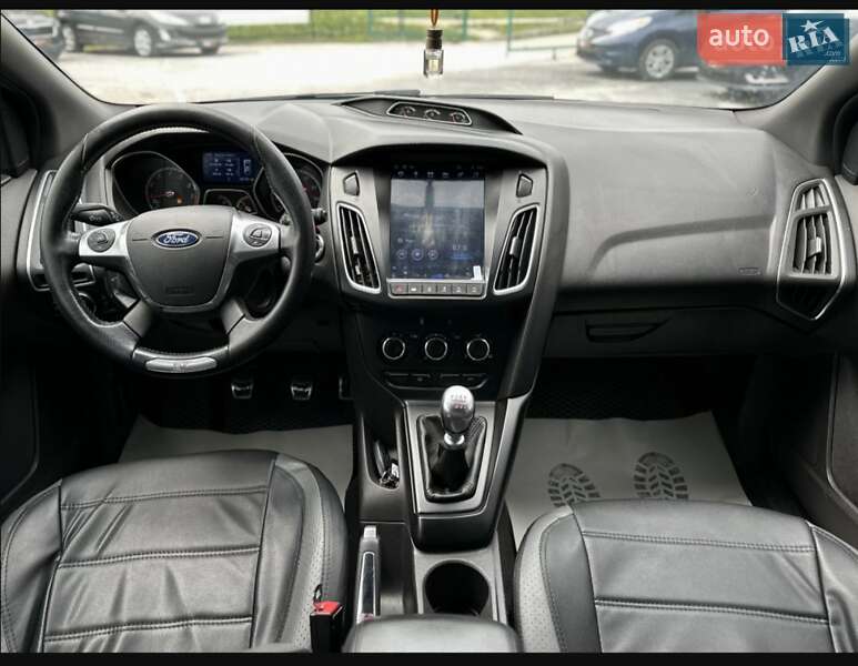 Хэтчбек Ford Focus 2014 в Шептицькому