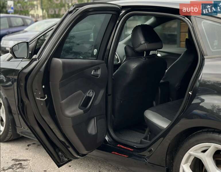Хэтчбек Ford Focus 2014 в Шептицькому