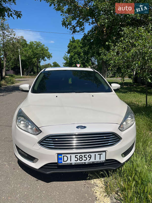 Седан Ford Focus 2016 в 