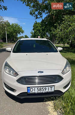 Седан Ford Focus 2016 в 