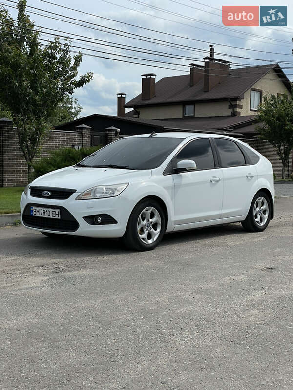 Хэтчбек Ford Focus 2010 в Сумах