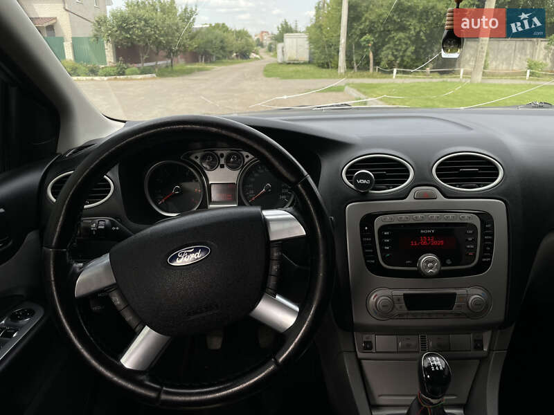 Хэтчбек Ford Focus 2010 в Сумах