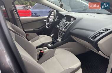Хэтчбек Ford Focus 2013 в 