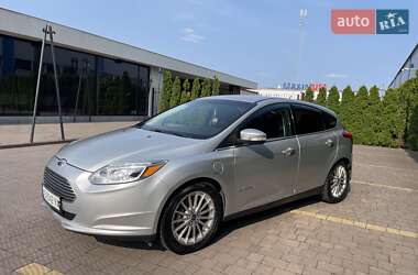Хэтчбек Ford Focus 2013 в 
