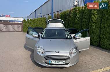 Хэтчбек Ford Focus 2013 в 