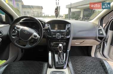Хэтчбек Ford Focus 2013 в 
