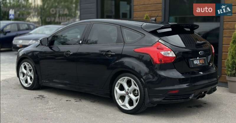 Хэтчбек Ford Focus 2014 в Шептицькому