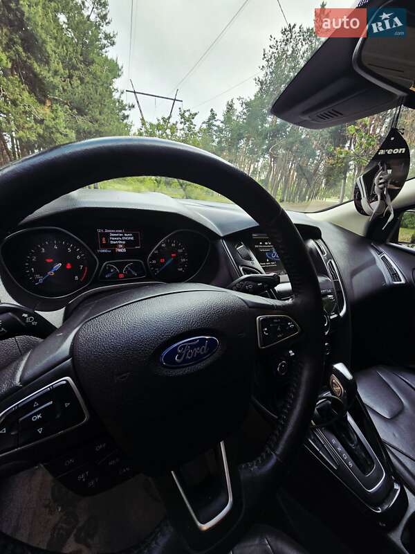 Хетчбек Ford Focus 2015 в Дніпрі