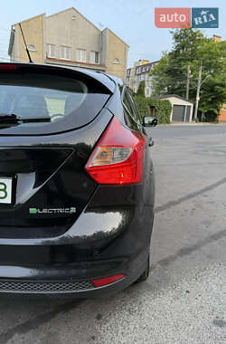 Хэтчбек Ford Focus 2014 в 