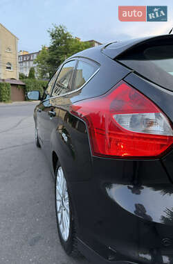 Хэтчбек Ford Focus 2014 в 